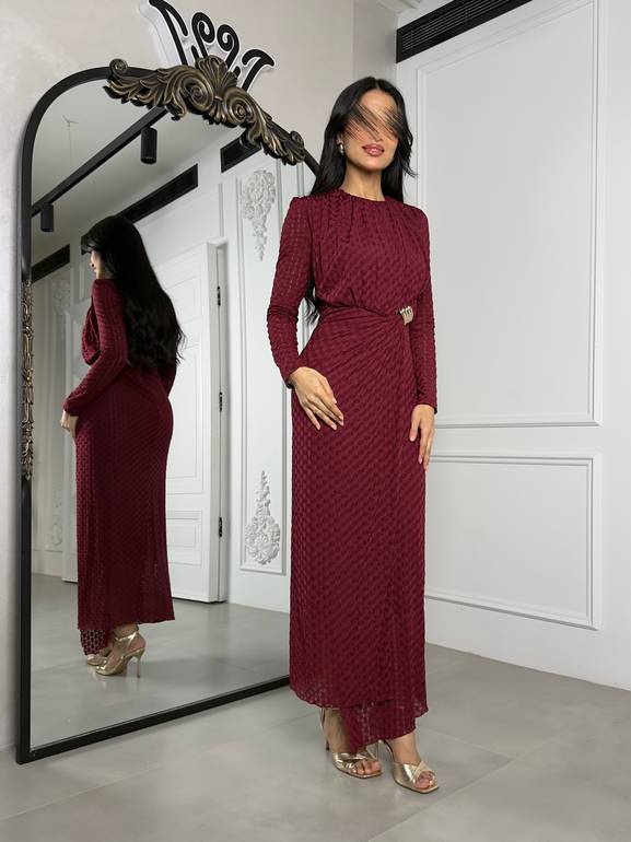 فستان ماسك بقصة من الخصر 