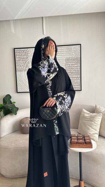 عباية بتطريز يدوي مشجر بلونين 