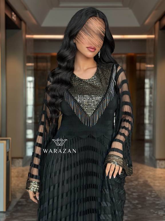 فستان بتصميم خاص و بقصة واسعه 