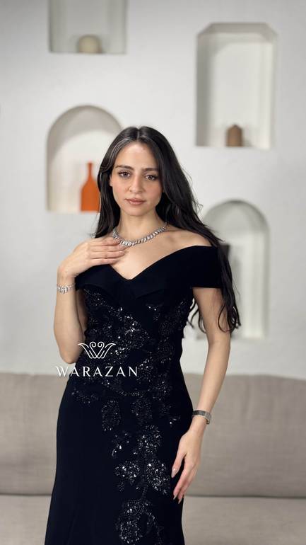فستان سهرة بقصة صدر و كرستال اسود