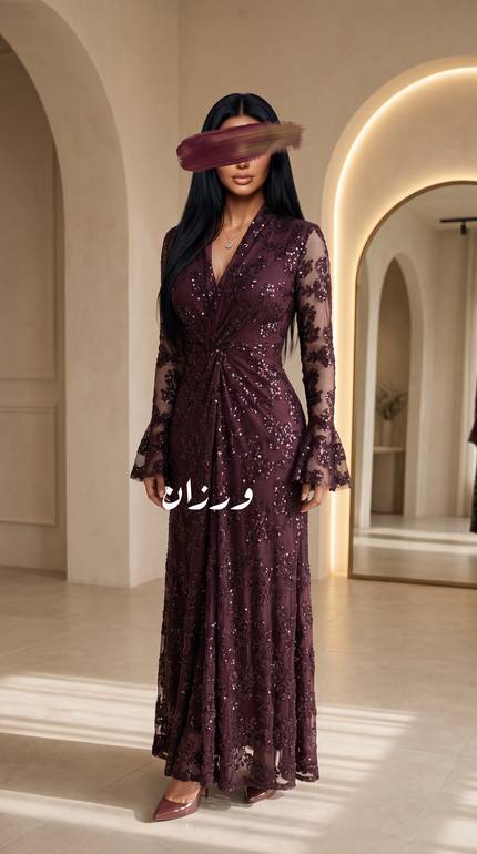 فستان سهرة فاخر مزين بالدانتيل الناعم