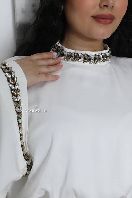 فستان ناعم باكمام وسيعة 