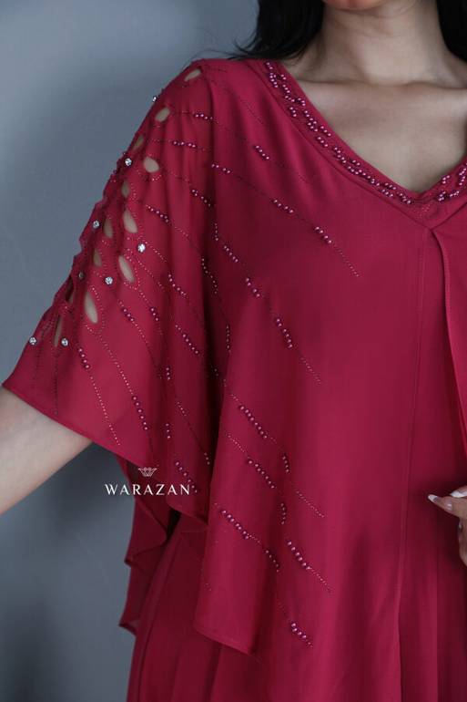 فستان سهرة ناعم بتطريز