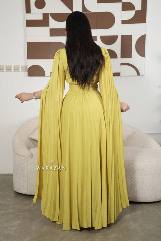فستان سهرة ناعم بليسيه تطريز