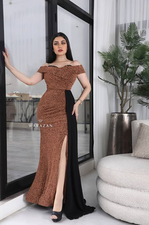 فستان سهرة طويل ماسك باللون الذهبي أو الفضي