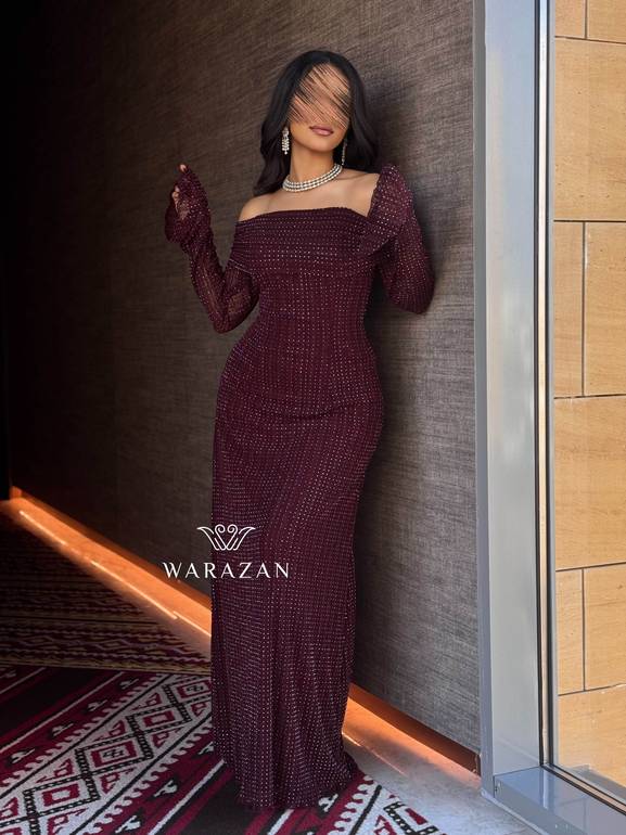 فستان سهره باكمام طويله وبلمعه 