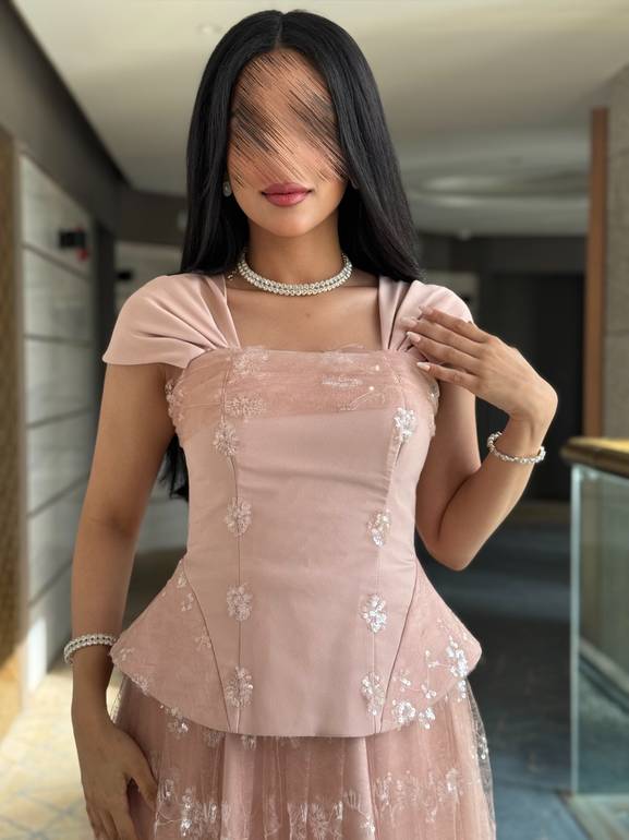 فستان سهرة ناعم انيق 