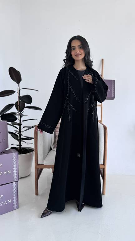 عباية بتطريز ناعم وانيق سراميك
