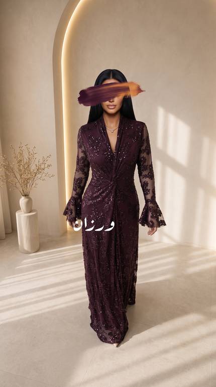 فستان سهرة فاخر مزين بالدانتيل الناعم