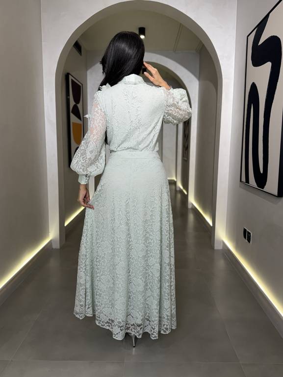 طقم دانتيل ملكي بتفاصيل انيقه 
