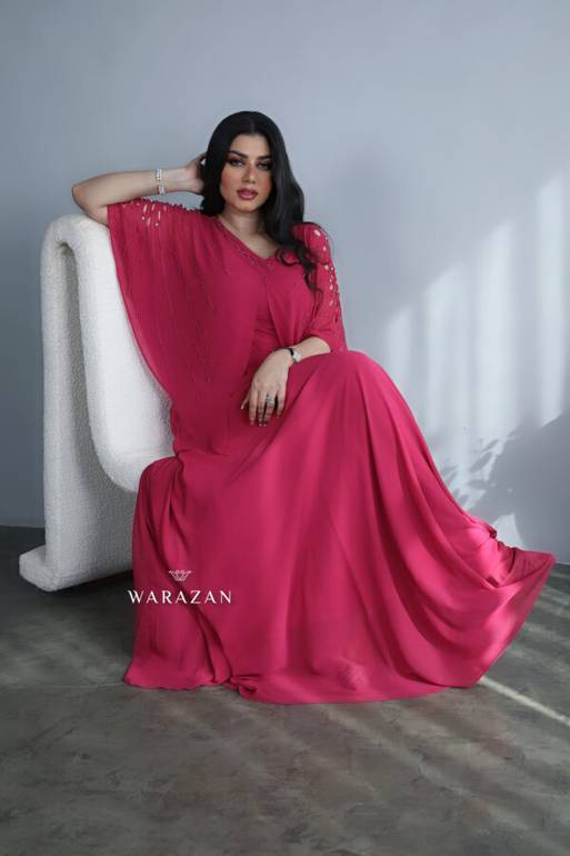 فستان سهرة ناعم بتطريز