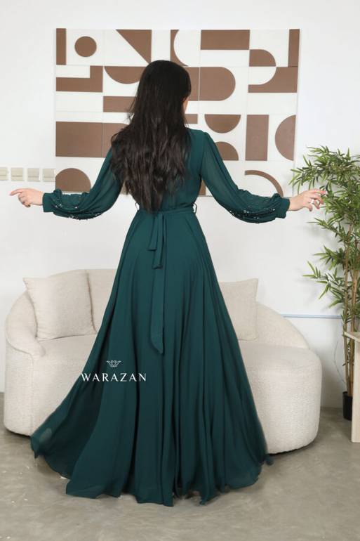 فستان سهرة ساتر بتطريز راقي