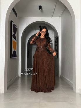 فستان دانتيل ملكي  و بتطريز شك يدوي 