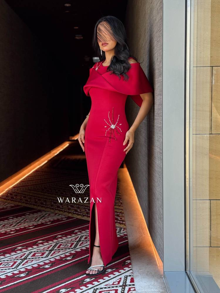 فساتين سهرة أنيقة بتطريز كرستال