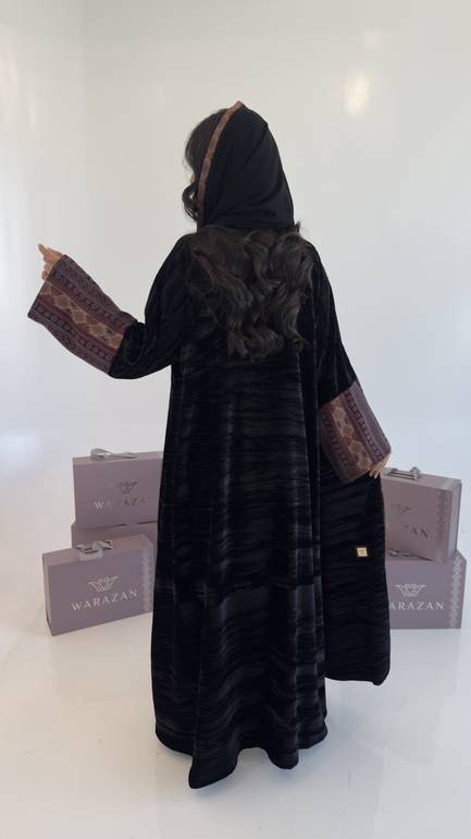  عباية مخمل شتوية