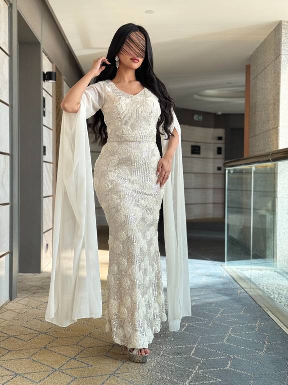 فستان سهرة مورد بأكمام شيفون طويلة 
