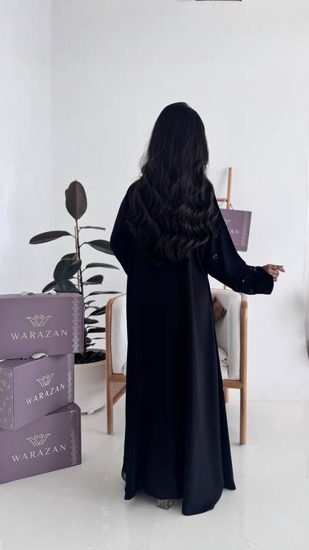 عباية بتطريز ترتر اسود 