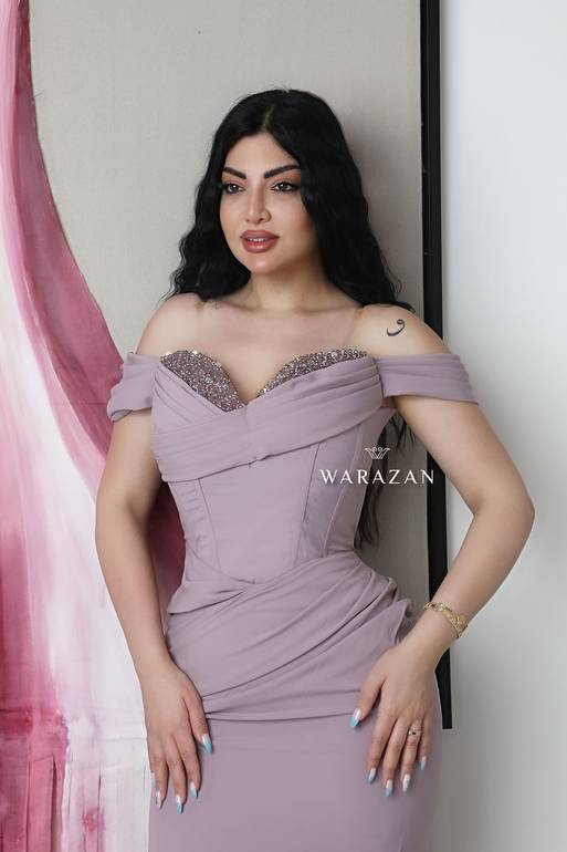 فستان سهرة طويل وناعم ماسك راقي اوف شولدر 