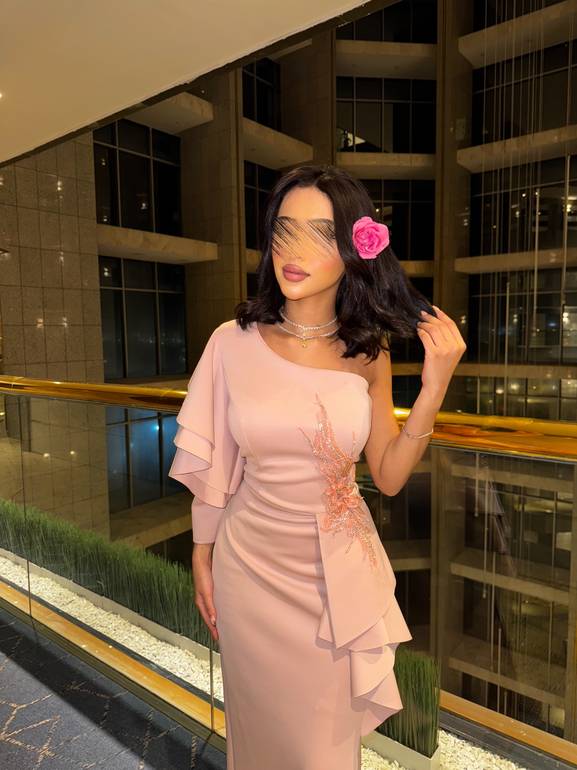 فستان سهرة ناعم بكم واحد 