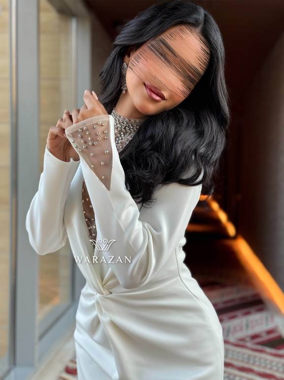 فستان سهرة راقي بأكمام طويلة
