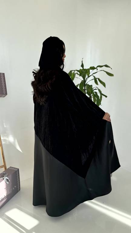 عباية مخمل انيقة مع تدخيلة قماش مكيادو