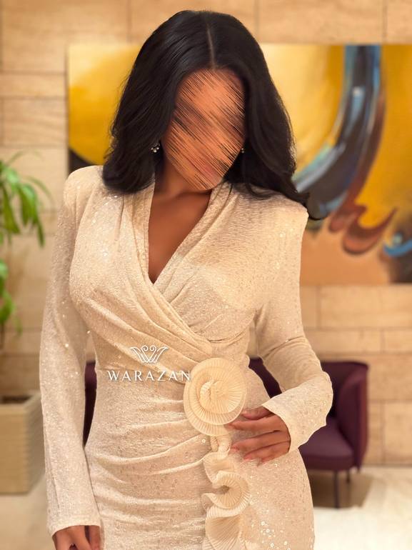 فستان سهرة مورد بأكمام طويلة