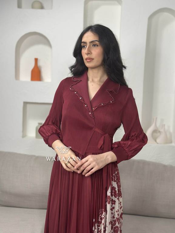 فستان مشجر بكسرات و ورده من الخصر 