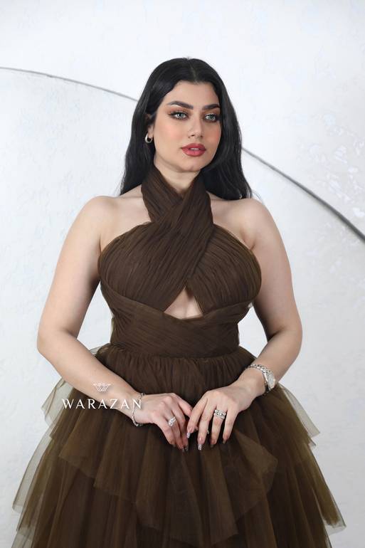 فستان سهرة طويل تل طبقات ستايل رقبة 