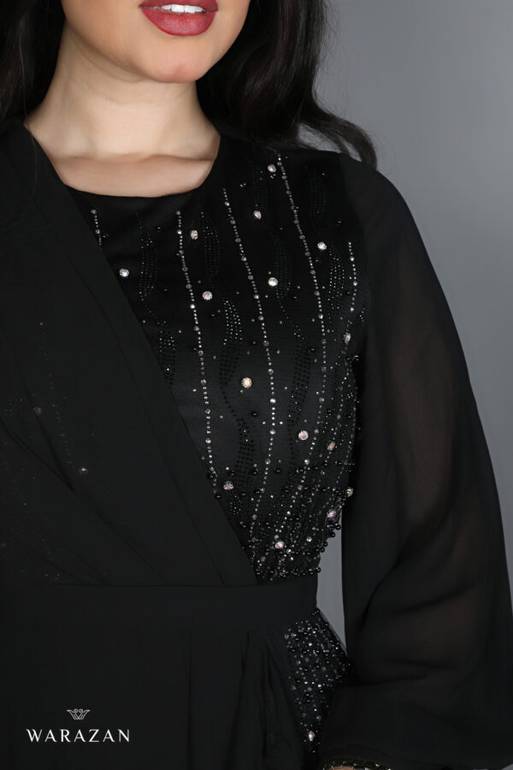 فستان سهرة طويل ناعم بتطريز