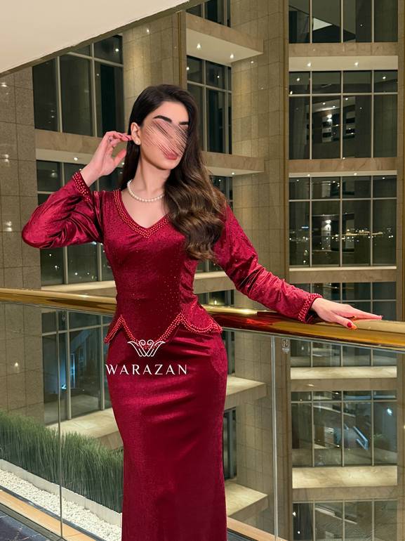 فستان مخمل بتدخيلة لول