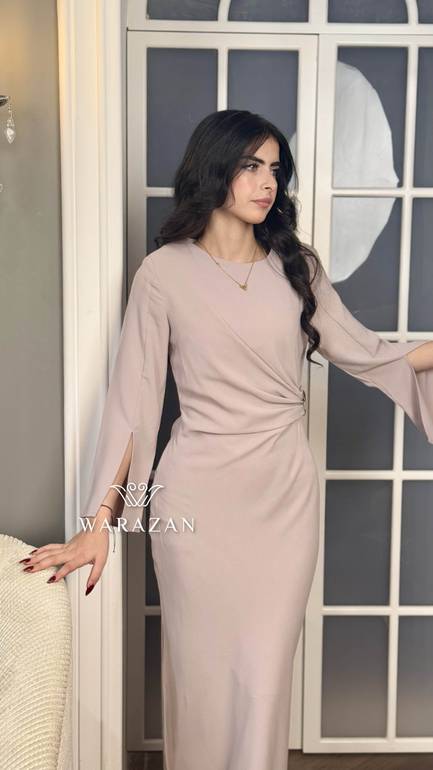 فستان سهرة ناعم بمسكه من الخصر
