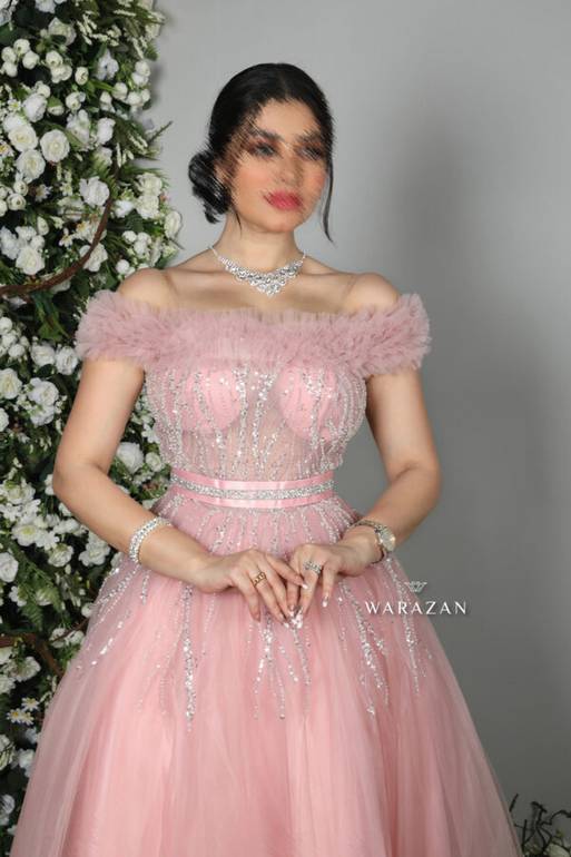 فستان ميد سهرة بتطريز راقي