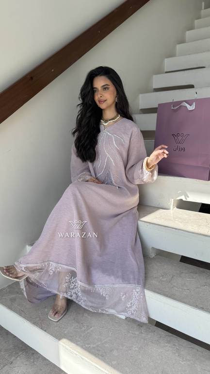 جلابيه انيقه بتطريز ورد