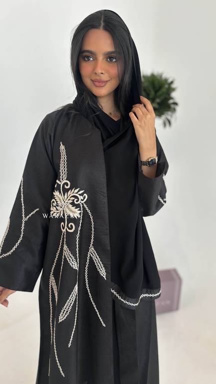 عباية انيقة بتطريز 