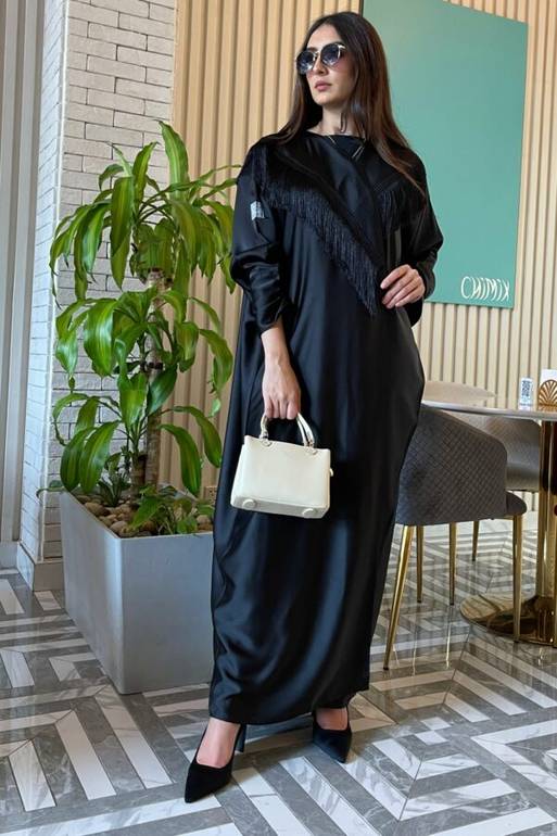 عباية بستايل ريش