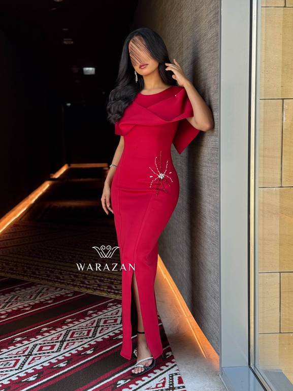 فساتين سهرة أنيقة بتطريز كرستال