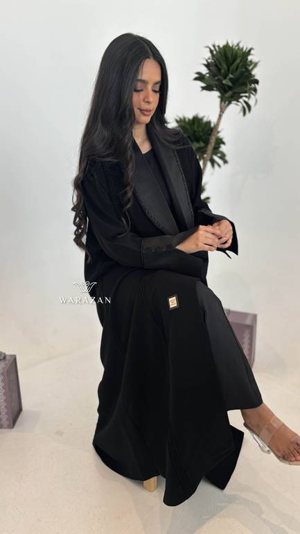عباية انيقة بتصميم عصري