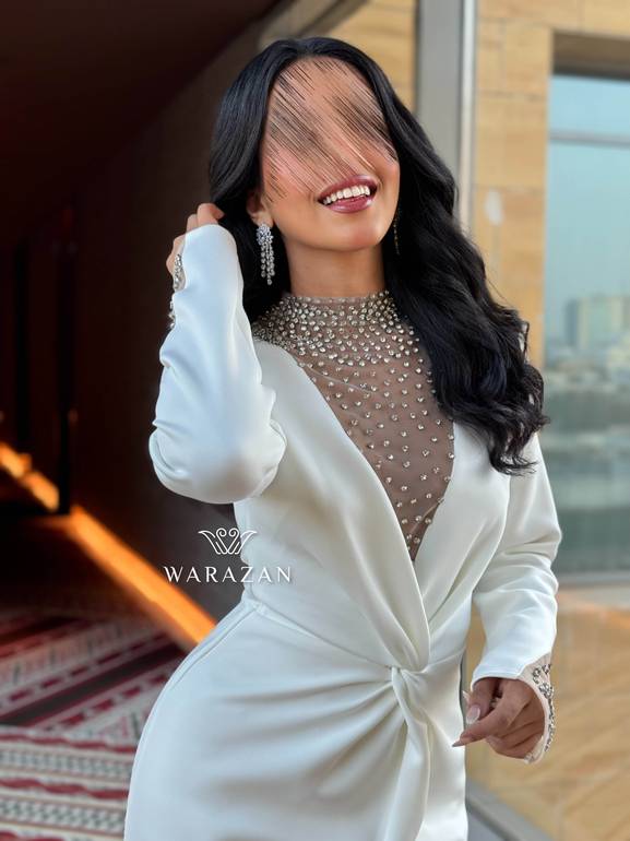 فستان سهرة راقي بأكمام طويلة