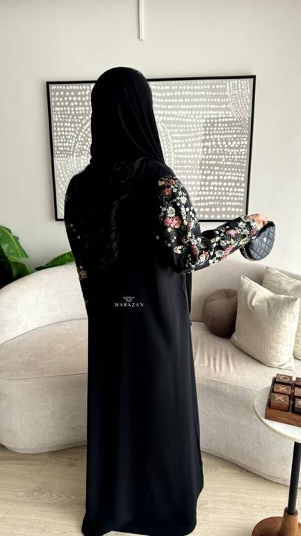 عباية بقماش نواعم وكم بف مشجر