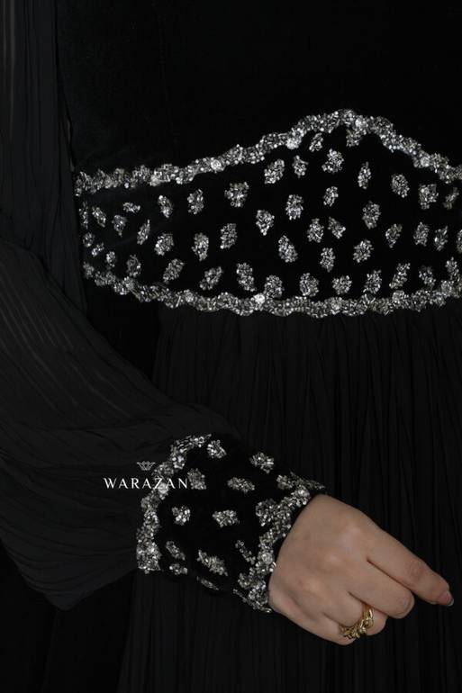 فستان ميد مخمل تطريز شك