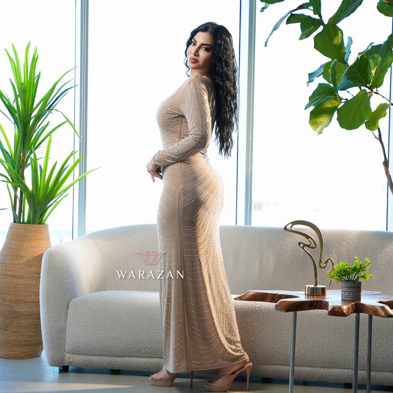 نسخة من فستان سهرة ماسك وأنيق 