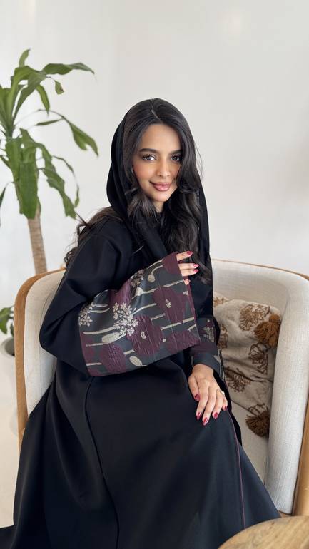 عباية كريب بأكمام جاكار مشجر 