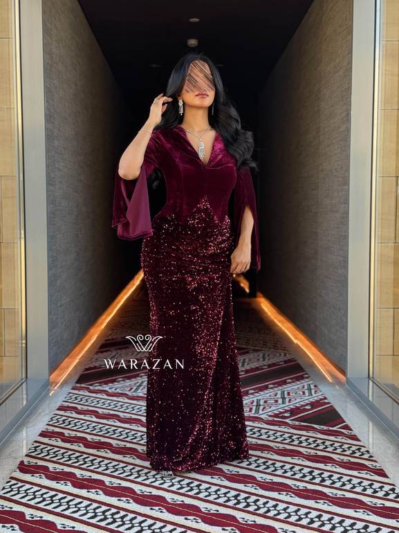 فستان سهرة مخمل بتدخيلة ترتر 