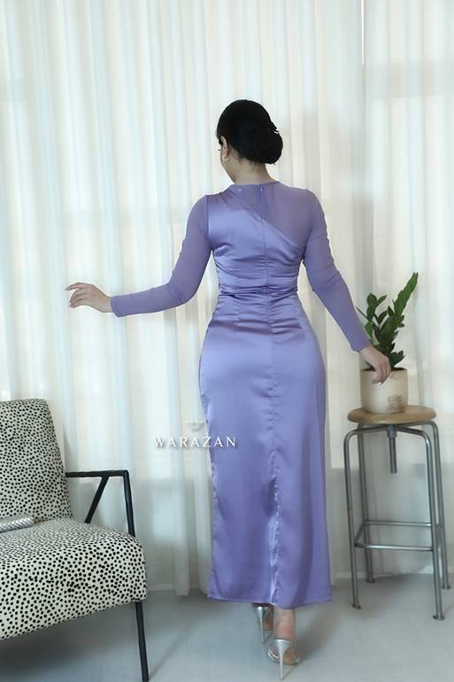 فستان سهرة بتصميم شفاف من الكم 