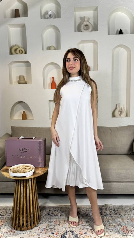 فستان ناعم بلياقة و كرستال 