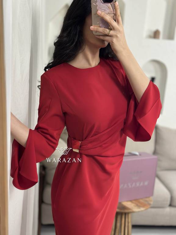 فستان سهرة ناعم بمسكه من الخصر
