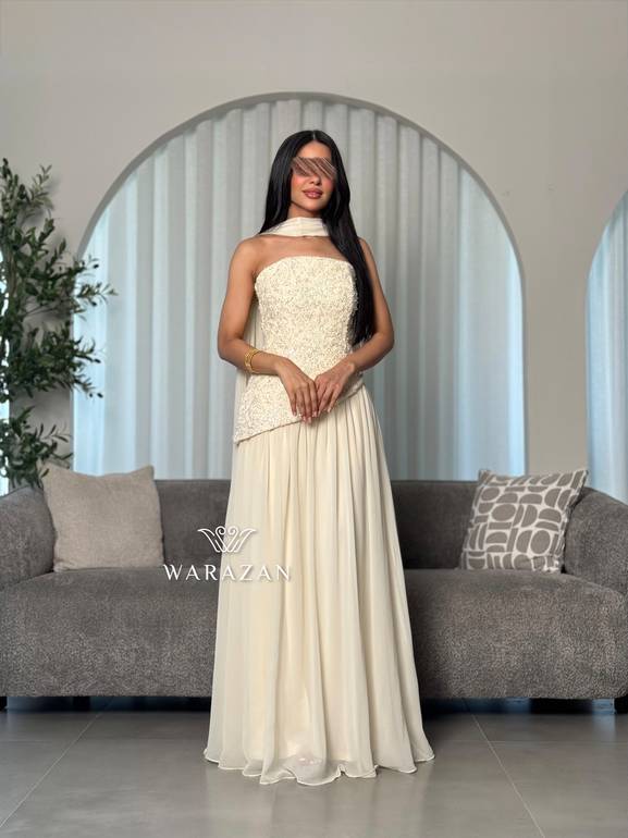 فستان سهرة كورسيه مع شال انسيابي