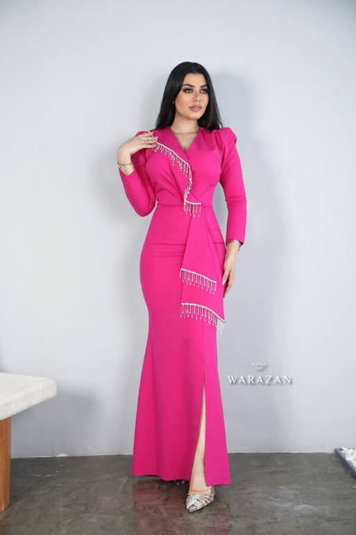 فستان سهرة ناعم بأكمام طويلة شك