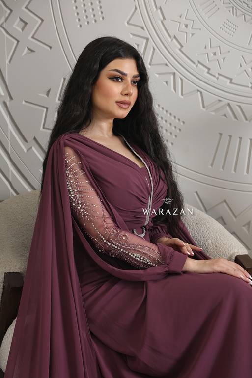 فستان سهرة ناعم راقي بحزام من الخصر 