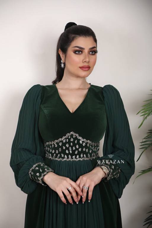 فستان ميد مخمل تطريز شك